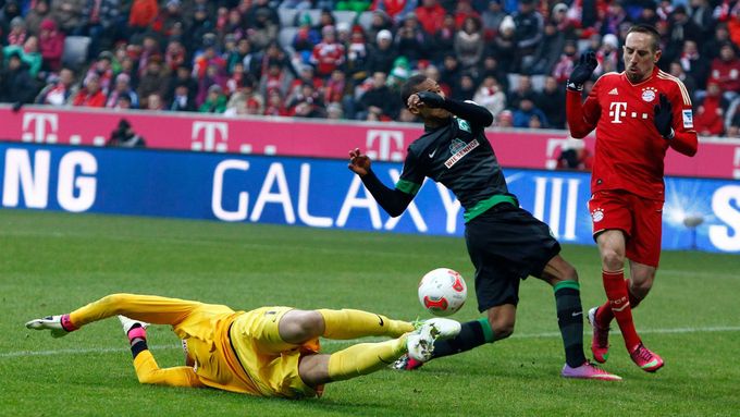 Gebre Selassiemu se nedaří - pro Berlínu zavinil penaltu, s Bayernem si dal vlastence.