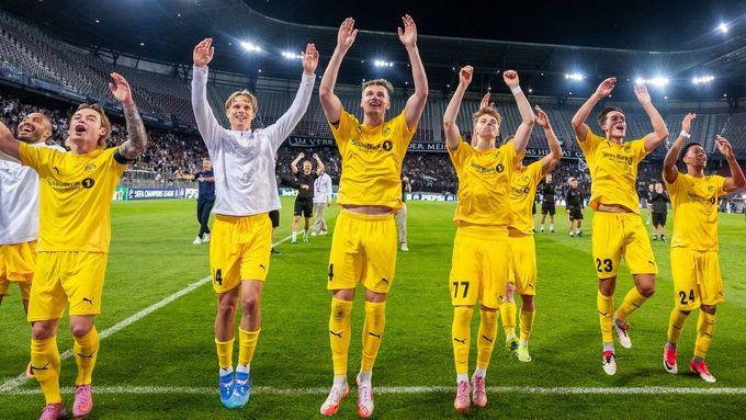 Takhle slavili fotbalisté norského Bodö/Glimt postup do hlavní fáze Ligy mistrů.