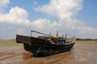 Barma zadržela člun s rohingskými uprchlíky. Chtěli utéct do Malajsie