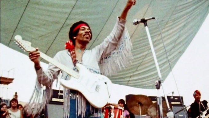 Hendrixova parodie na americkou hymnu nad ránem posledního dne Woodstocku.