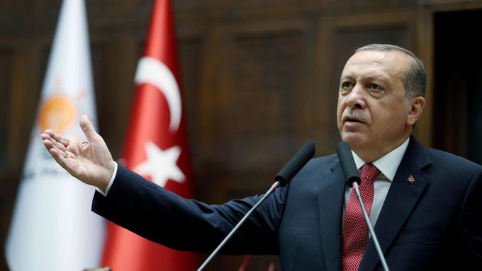 Turecký prezident Recep Tayyip Erdogan odmítá platnost referenda uznat.
