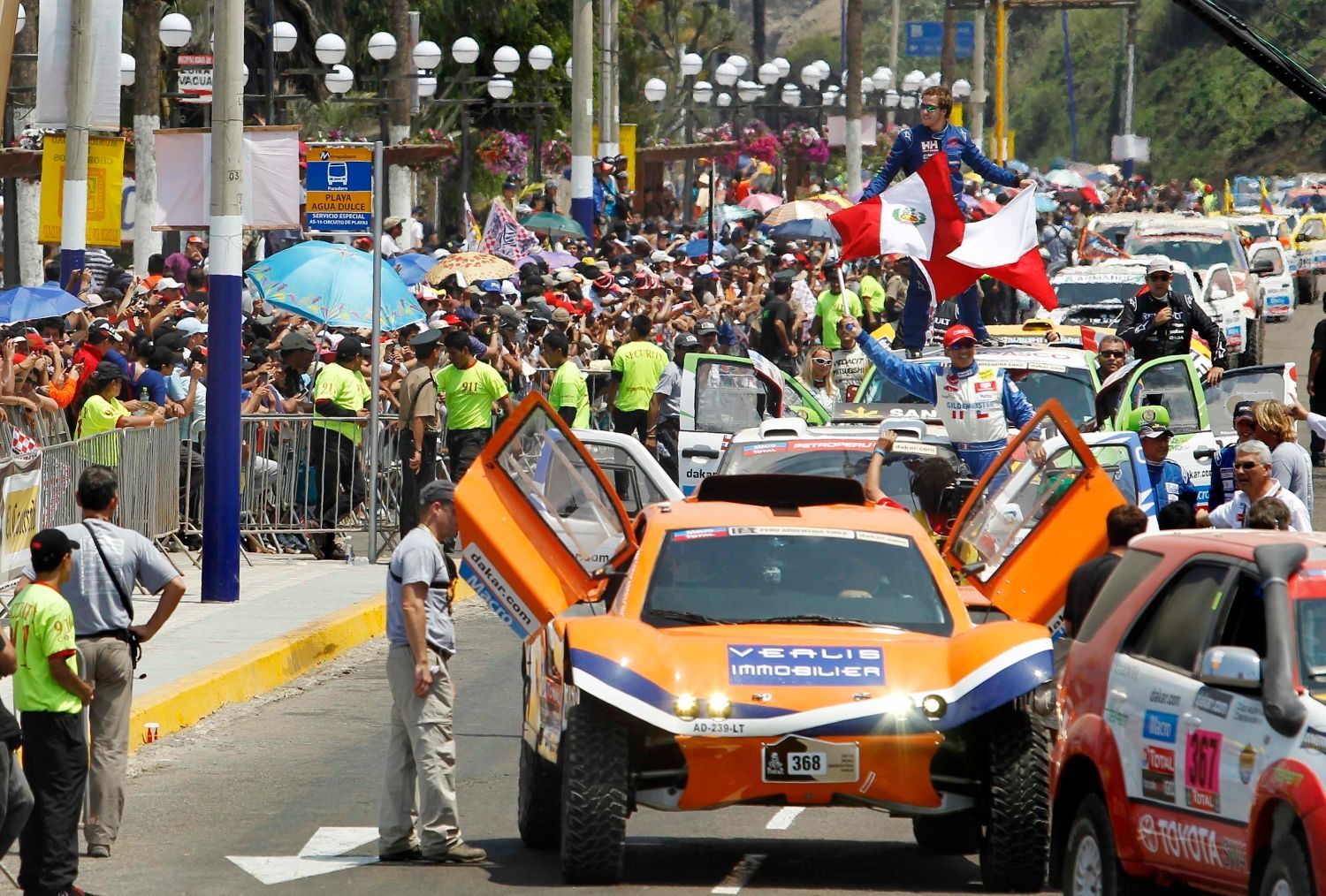 Rallye Dakar 2013, 1. etapa: konvoj automobilů