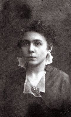 Jarmila Čapková v roce 1916.