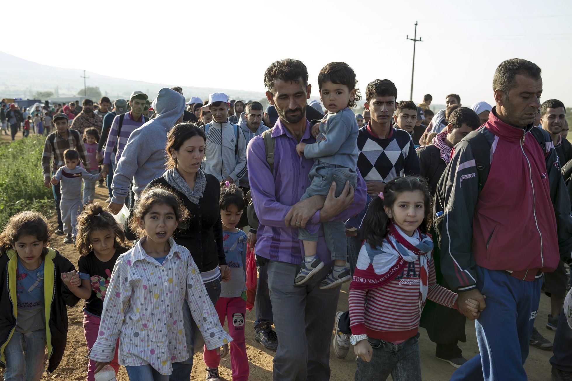 Děti s rodiči uprchlíky na Balkáně