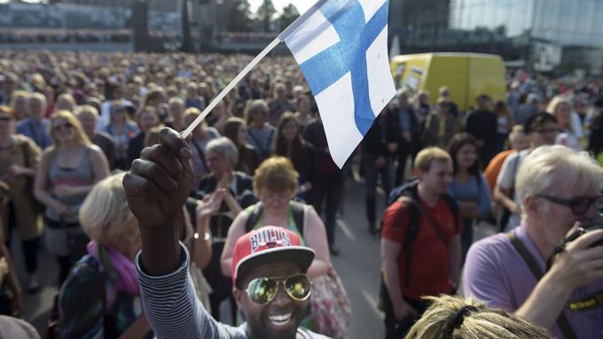 Demonstrace za multikulturalismus v Helsinkách.