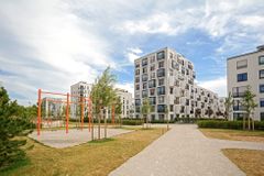 Studie: Češi na nové bydlení loni šetřili v Evropě stále nejdéle
