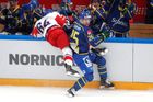 Čeští hokejisté poprvé v sezoně nebodovali, se Švédy prohráli 1:3