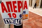 Státu hrozí bankrot, řecká církev musí platit daně