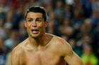 FOTO Real v extázi: Polonahý Ronaldo, Ancelotti ve vzduchu