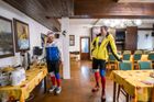 Čeští biatlonisté mají na MS svého kuchaře, norští astmatici v penzionu balí koberce