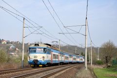 U Velešína srazil vlak chodce. Ten střet nepřežil