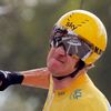 Britský cyklista Bradley Wiggins se raduje z vítězství v 19. etapě Tour de France 2012.