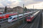 Německo zastavuje kvůli orkánu leteckou i vlakovou dopravu, nejede ani spoj do Prahy