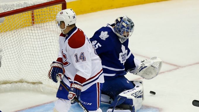 Podívejte, jak Tomnáš Plekanec v čase 59:17 o výhře Montrealu 4:3 v úvodním zápase nového ročníku NHL.