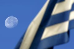 Řekové si zvolili nový parlament. Mitsotakisova strana drtivě vyhrála