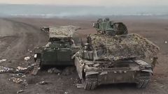 Velká tanková loupež. Ukrajinci si po sehrané akci  odvezli ze země nikoho špičkový ruský válečný stroj.