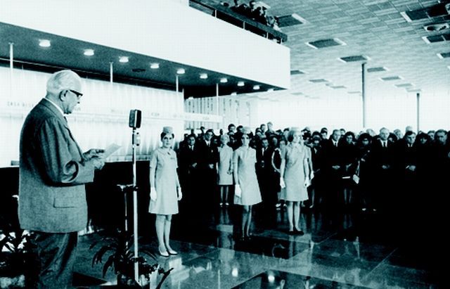 Nový terminál v Ruzyni v roce 1968