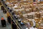 Amazon si zlatou éru neužívá. Kritice čelí v USA i v Německu, Čechům však dril nevadí