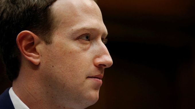 Ve 30 vteřinách (7. 2. 22): Zuckerbergova hrozba