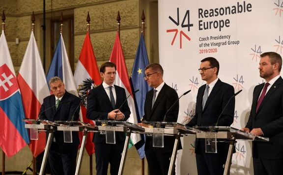 zleva Viktor Orbán (Maďarsko), Sebastian Kurz (Rakousko), Andrej Babiš (Česká republika), Mateusz Morawiecki (Polsko) a Peter Pellegrini (Slovensko)