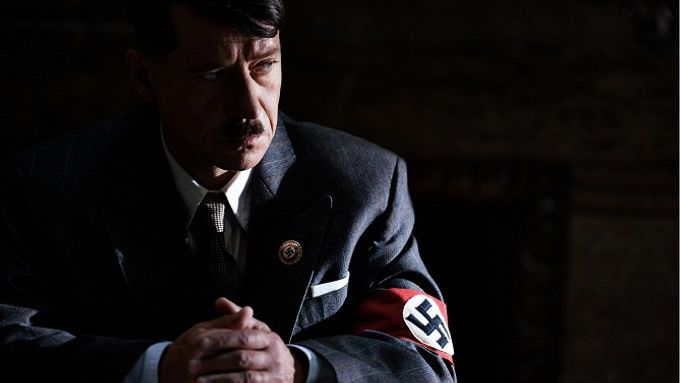 Obrazem: Adolf Hitler ve filmu. Vůdce si zahráli Chaplin, Trojan i Kříž