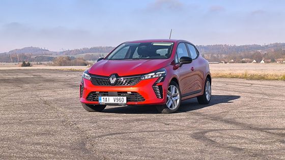 Skvělá výbava pod 400 tisíc? Páté Clio se loučí verzí šitou Čechům na míru