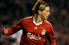Torres a Gerrard spasili Liverpool. Dál jde i Hamburk