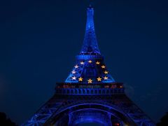 Krize na Kavkaze spadla francouzskému předsednictví EU nečekaně do klína a Paříž se podle toho chtě nechtě musí zařídit