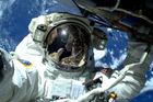 Astronauti upravovali ISS. Stanice se chystá na přistávání vesmírných lodí od SpaceX či  Boeingu