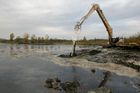 Mládek: Ropných lagun v Ostravě se zbavíme do roku 2022