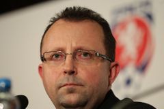 "UEFA slíbila pomocnou ruku," říká předseda FAČR Malík po první schůzce se šéfem UEFA Čeferinem
