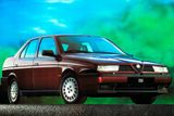 Alfa Romeo 155 se šestiválec o objemu 2.5 litru s výkonem 121 kW stála v roce 1993 927 tisíc korun. To znamená, že z průměrného platu se na vůz šetřilo 157 měsíců.