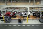 Budoucí ekonomiku střední Evropy zastiňuje závislost na výrobě aut, píše WSJ