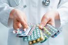 Lékař: Pilulka "po styku" je bezpečná, ať je bez omezení