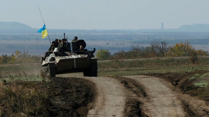 Kyjev zprávy o ofenzivě označil za nepravdivé. Prý dodržuje příměří z Minsku.