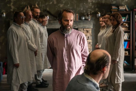 Hlavním lákadlem seriálu je hvězdné herecké obsazení.