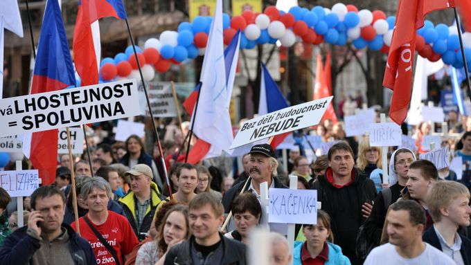 Přes 4000 odpůrců potratů prošlo centrem Prahy podle organizátorů akce Národní pochod pro život.