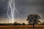 Česko zasáhnou silné bouřky a vydrží až do čtvrtka, varují meteorologové