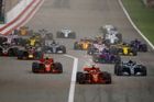 F1 živě: Drama ve finiši, Vettel se v Bahrajnu ubránil před náporem Bottase