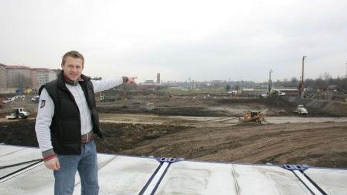 Stanislav Vlček v doposud nedostavěné aréně