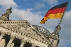 Německý Bundestag schválil 500 mld. eur na řešení krize