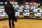 Češi si kupují stále větší televize a jsou za ně ochotni i více zaplatit, ukázal průzkum
