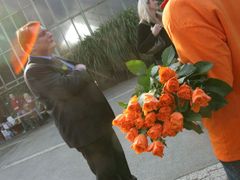 Bývalý premiér a předseda ČSSD Jiří Paroubek orzdával růže ženám pravidelně