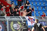 Příznivci pražského klubu demolovali zařízení stadionu a během utkání museli na stadionu zasahovat policisté speciální pořádkové jednotky. Zadrželi tři muže ve věku 38, 32 a 27 let.