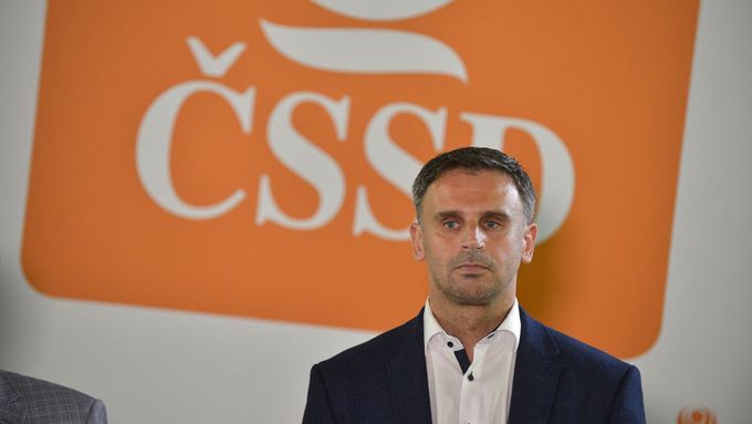 Druhý muž ČSSD Jiří Zimola oznamuje, že končí ve vedení strany