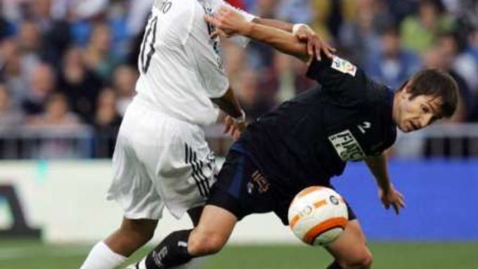 Real Madrid - San Sebastian: Robinho a Aitor Lopez Rekarte.