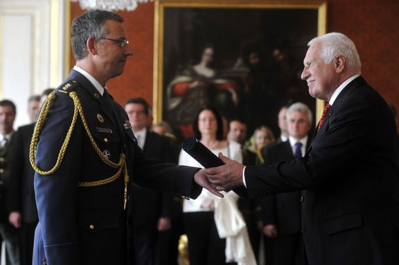 František Mičánek na snímku z roku 2012, kdy ho prezident Václav Klaus jmenoval brigádním generálem.