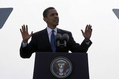 Obama plní slib, otevírá Američanům kontakt s Kubou