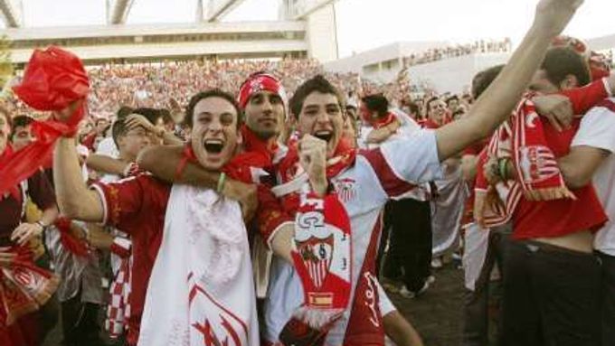 Radost Sevilly se později stala i radostí českého fotbalu.