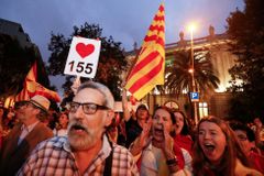Lidské vztahy otrávila politika, tvrdí španělský novinář. Spor o Katalánsko už rozděluje i rodiny
